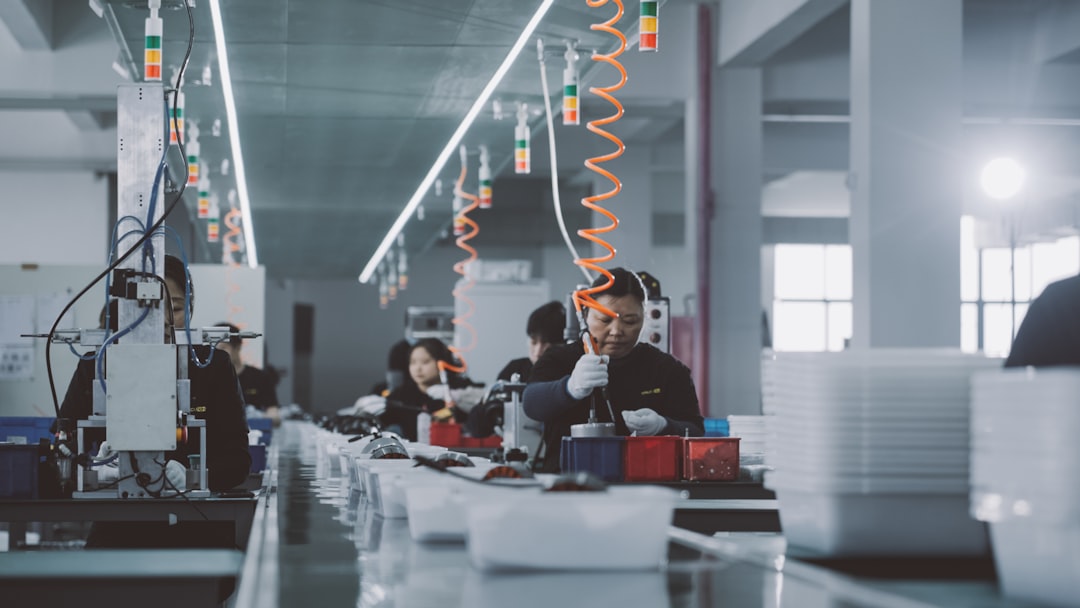 Modern factory assembly line in China (Photo: TruckRun, Unsplash)